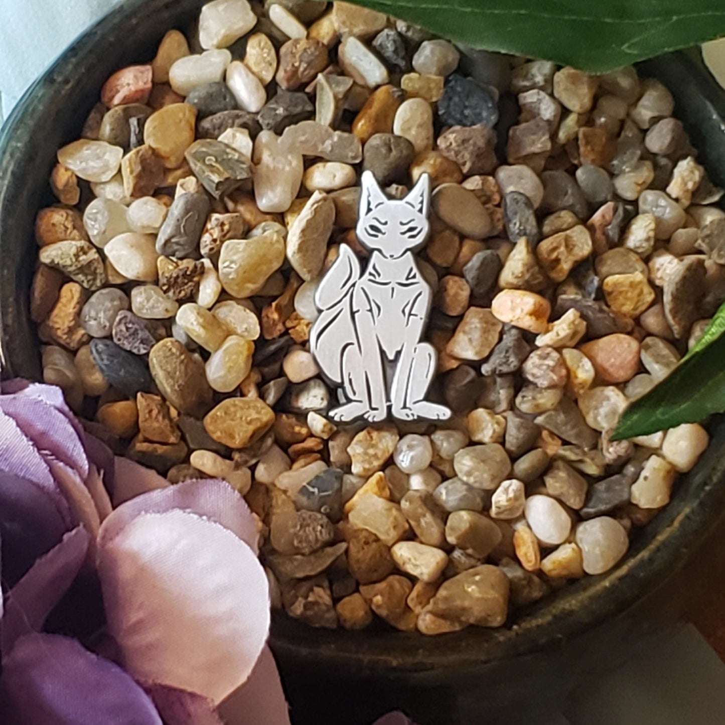 Kitsune Statue Pearl Enamel Pins